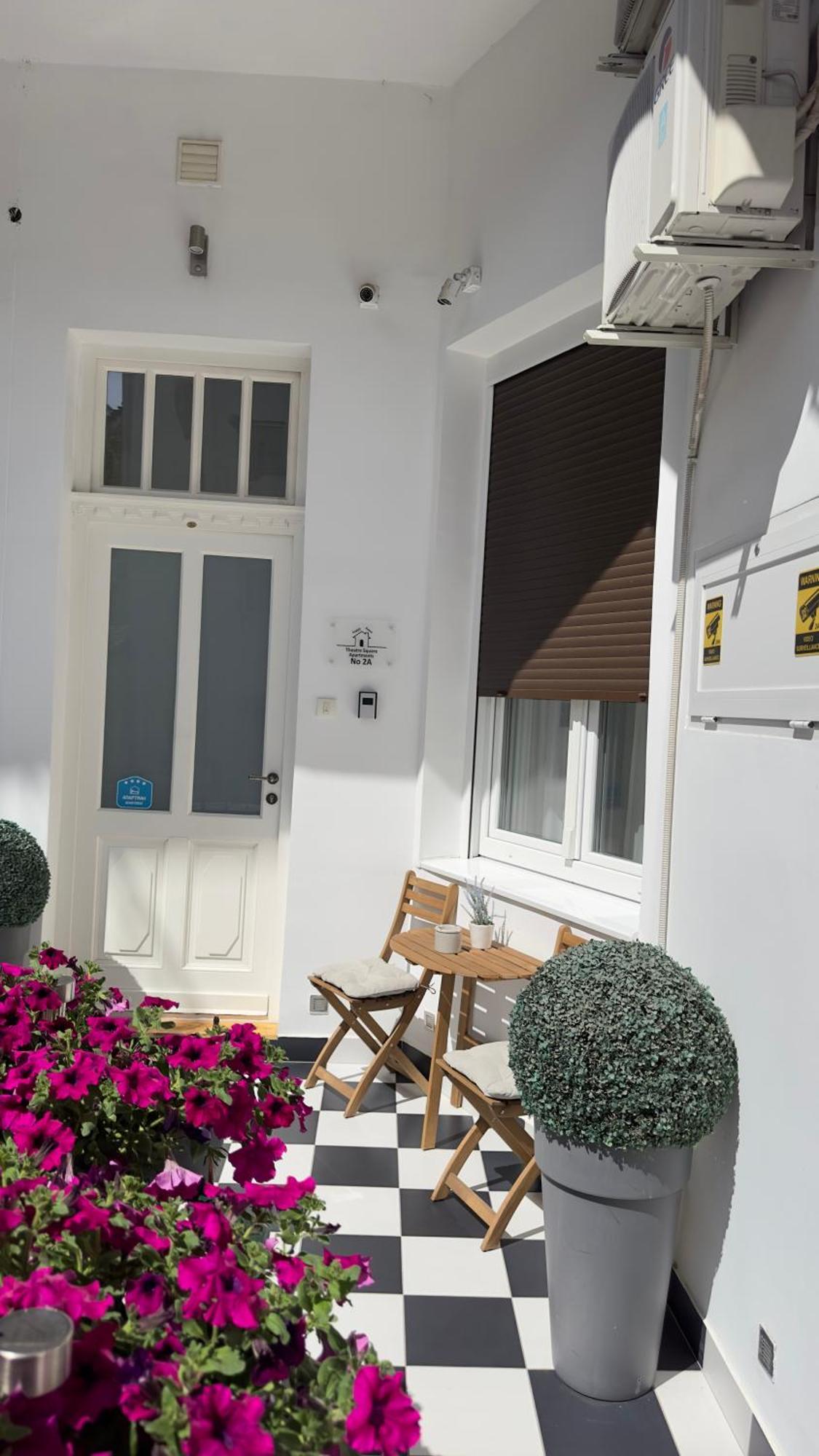 Theatre Square Apartments Novi Sad Ngoại thất bức ảnh